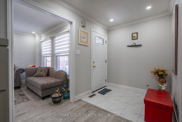 103 Lord Simcoe Drive
