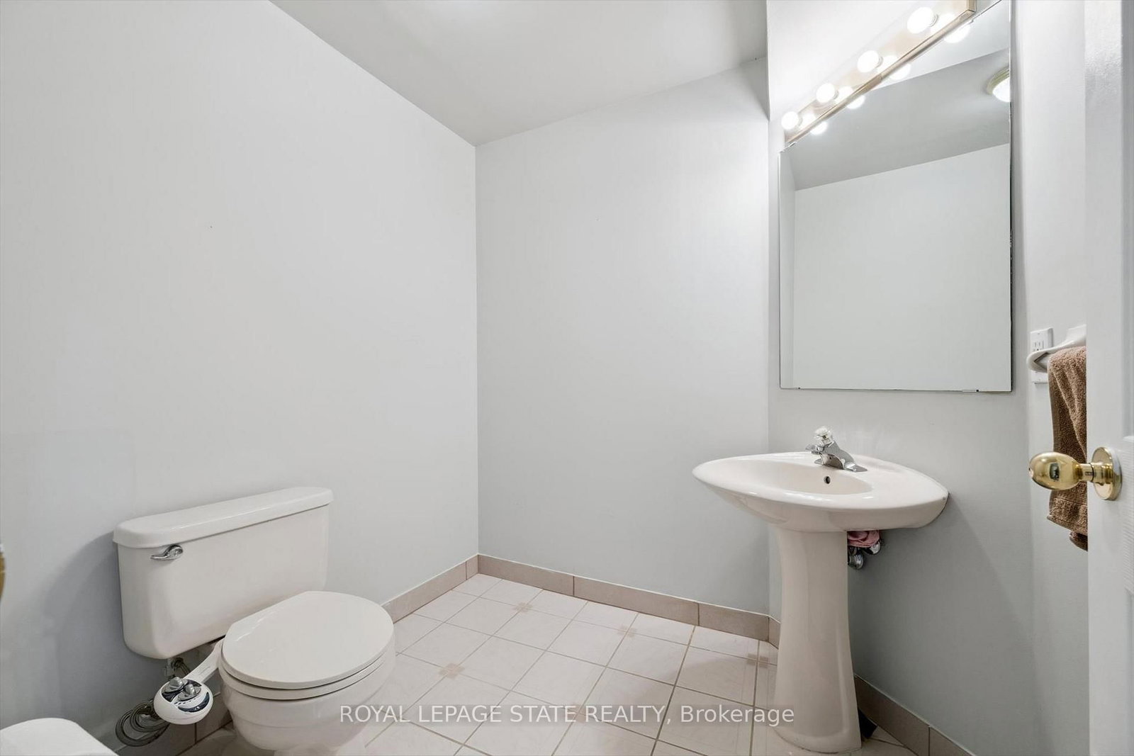 833 Scollard Court, Unit 107 - Photo 31