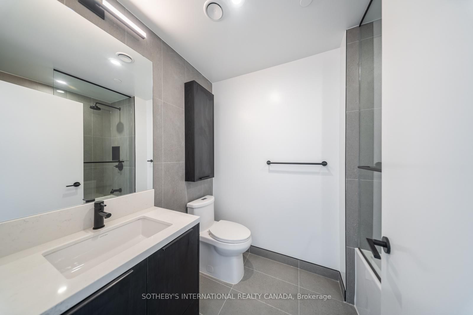 5 York Garden Way, Unit 703 - Photo 10