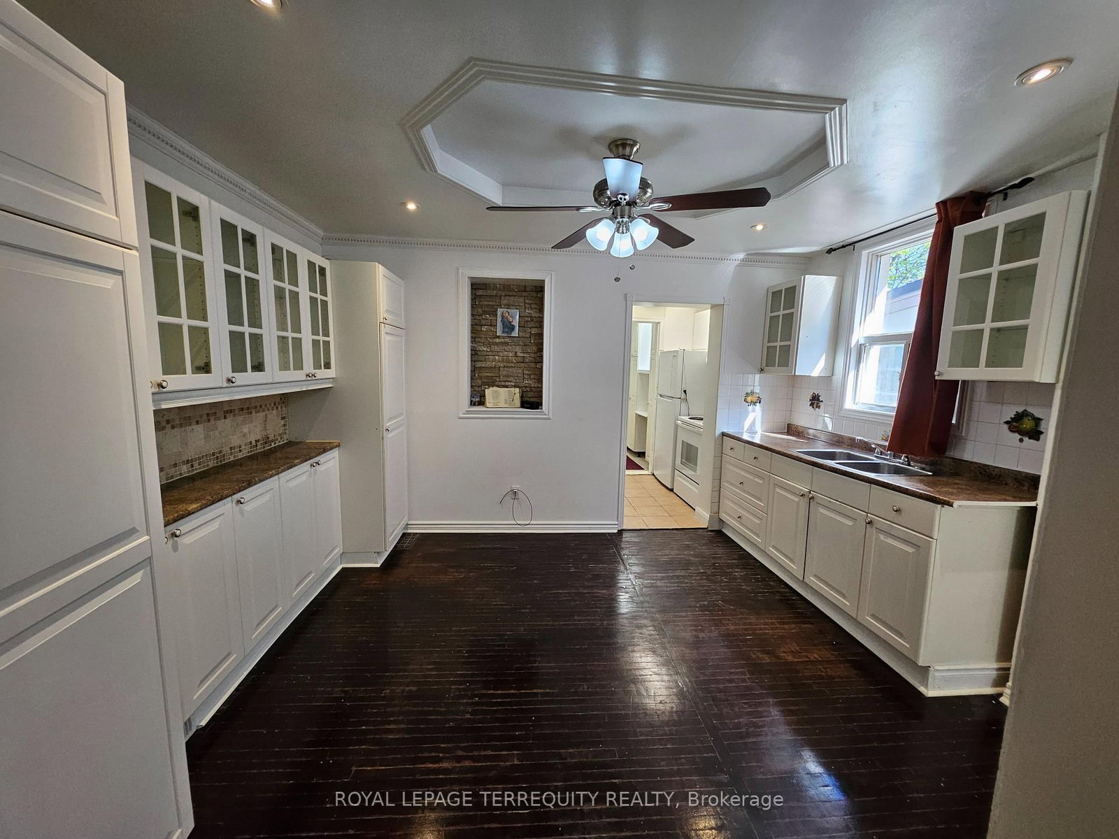 14 Hollis Street - Photo 10