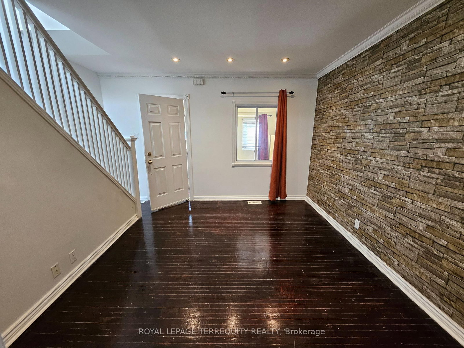 14 Hollis Street - Photo 11
