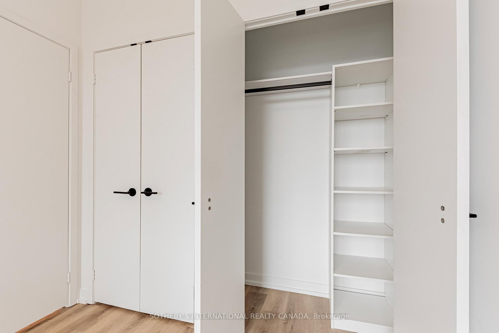 5 York Garden Way, Unit 505 - Photo 10