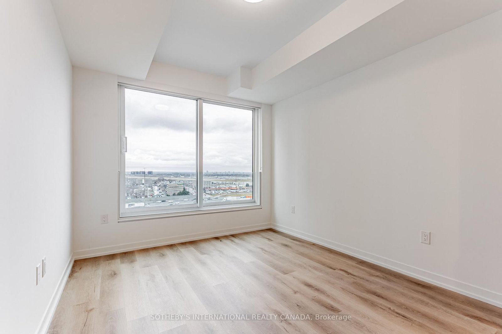 5 York Garden Way, Unit 505 - Photo 6
