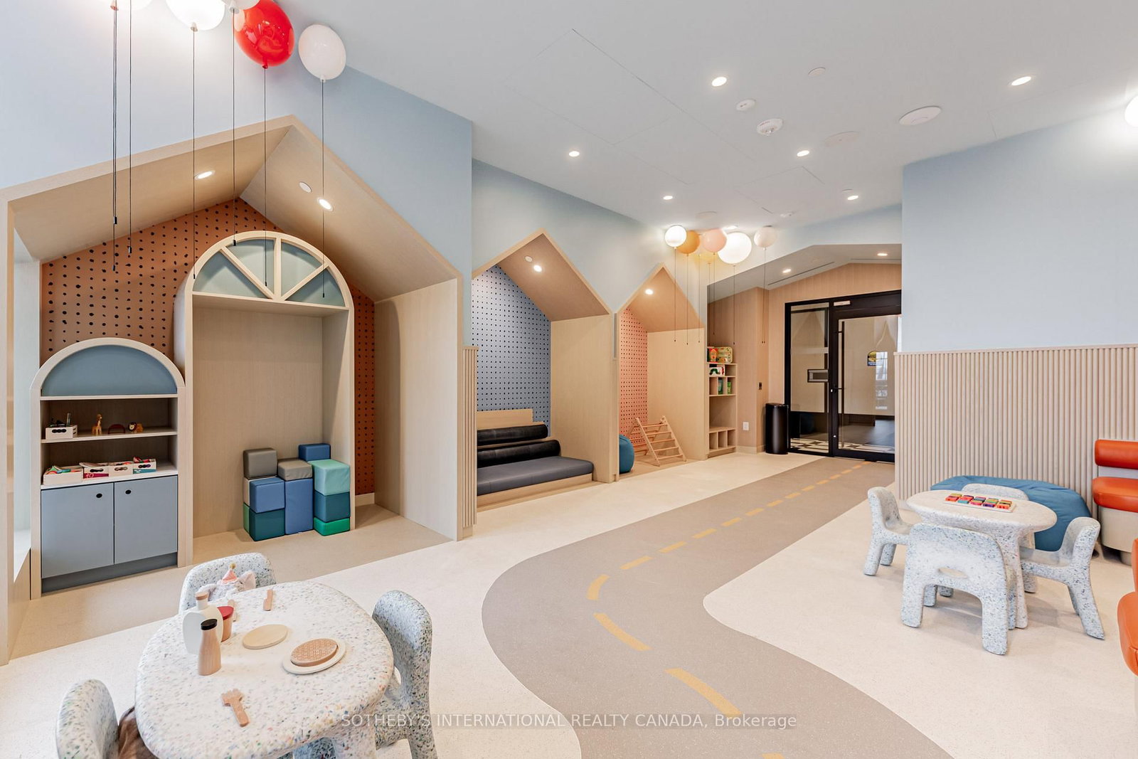 5 York Garden Way, Unit 1701 - Photo 31