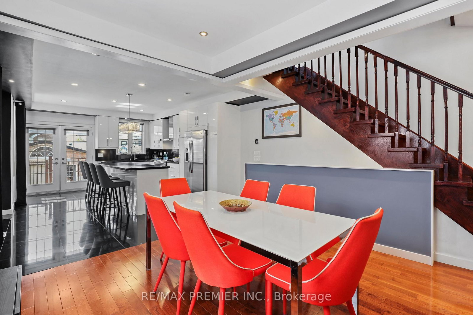 196 Blackthorn Avenue - Photo 11