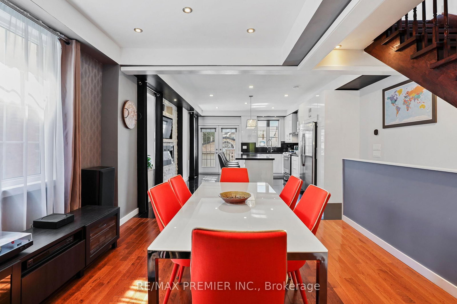 196 Blackthorn Avenue - Photo 14