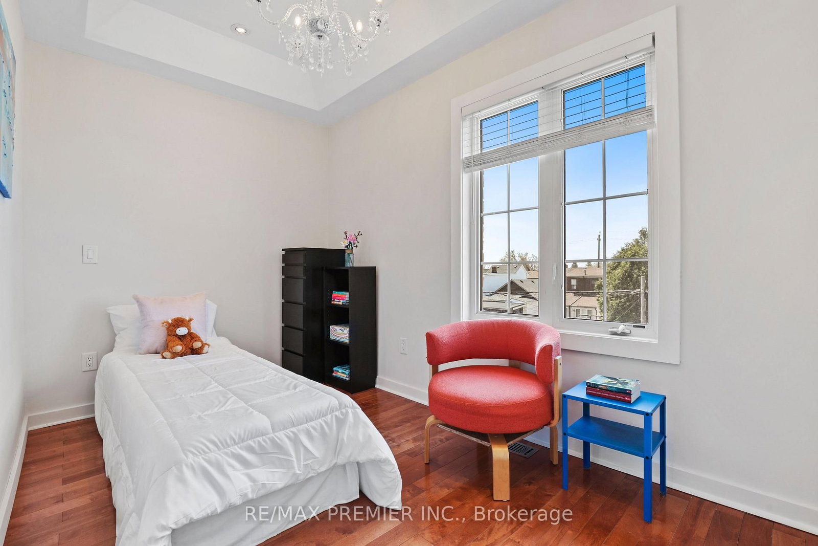 196 Blackthorn Avenue - Photo 17