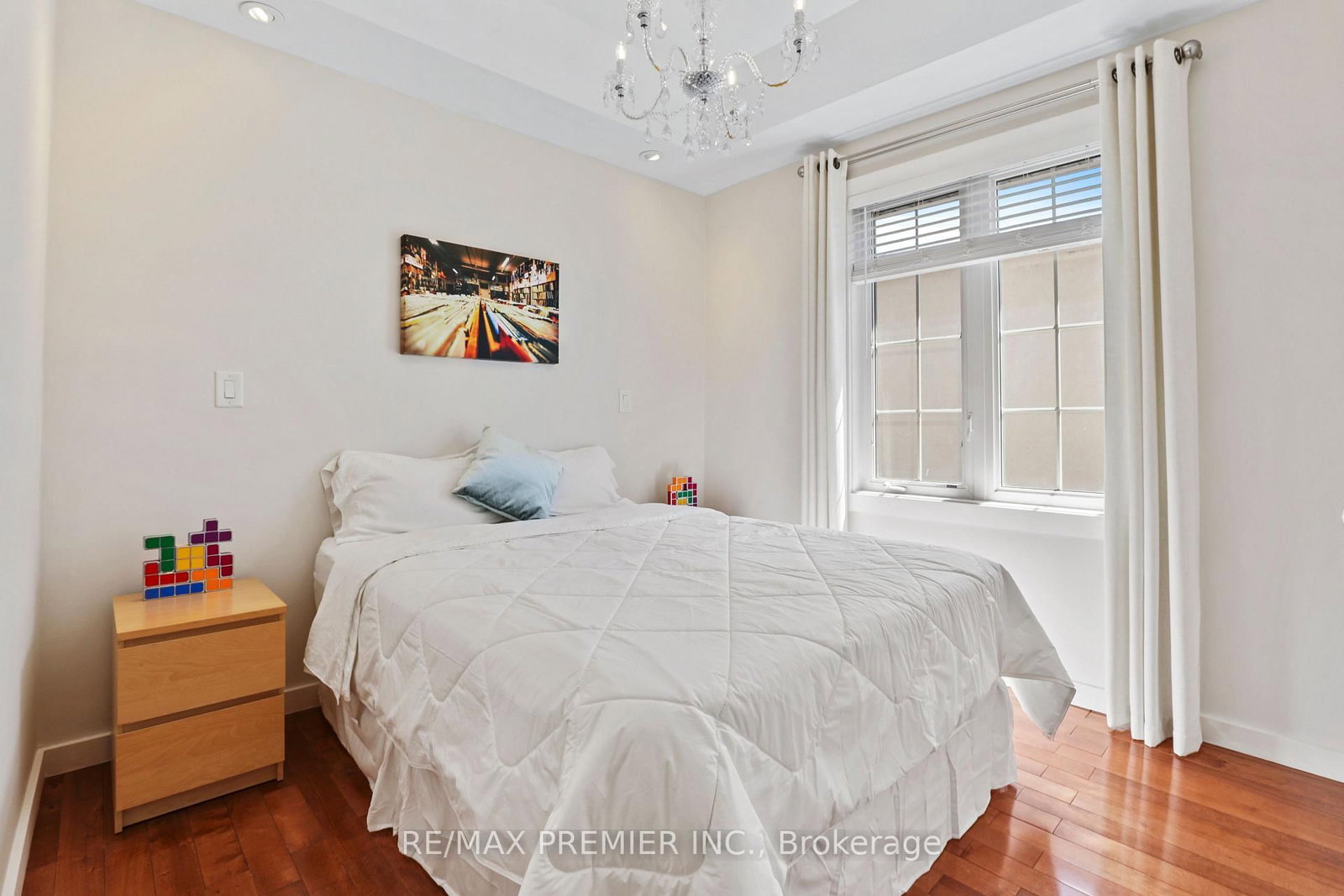 196 Blackthorn Avenue - Photo 18