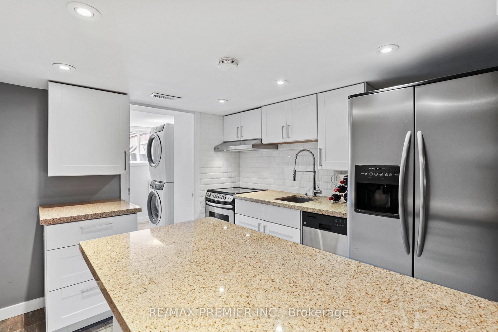 196 Blackthorn Avenue - Photo 24