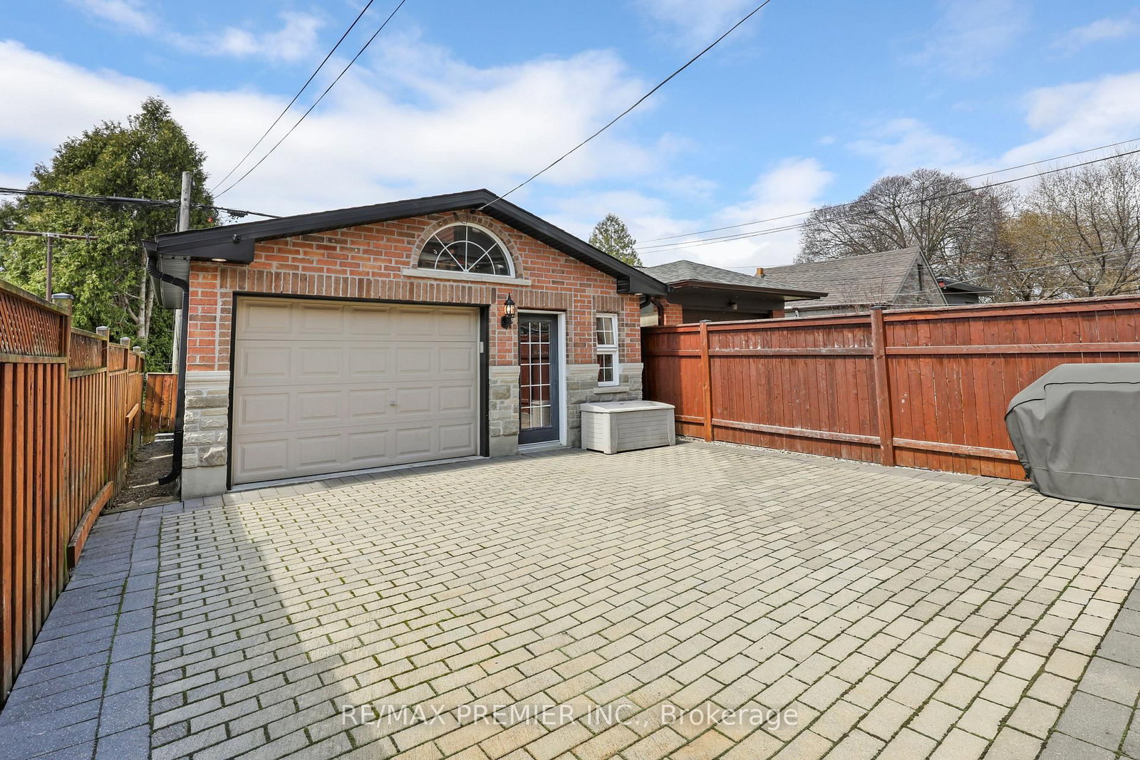 196 Blackthorn Avenue - Photo 28