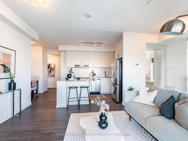 610 - 2560 Eglinton Avenue W
