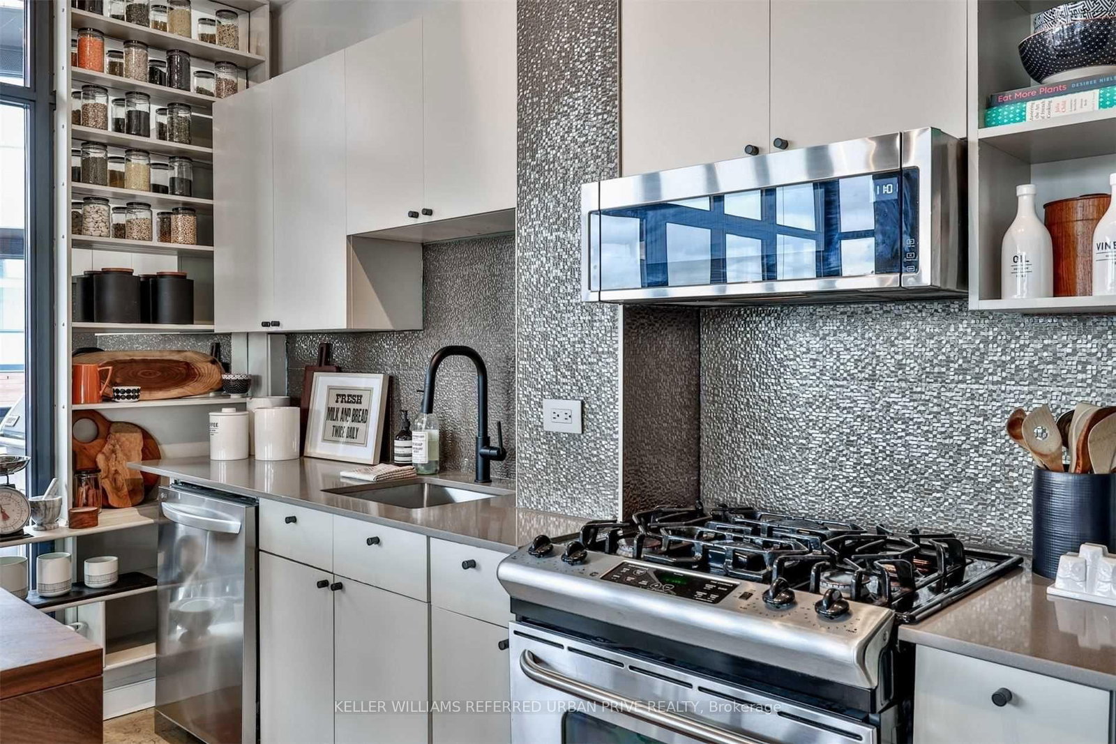 369 Sorauren Avenue, Unit 602 - Photo 10