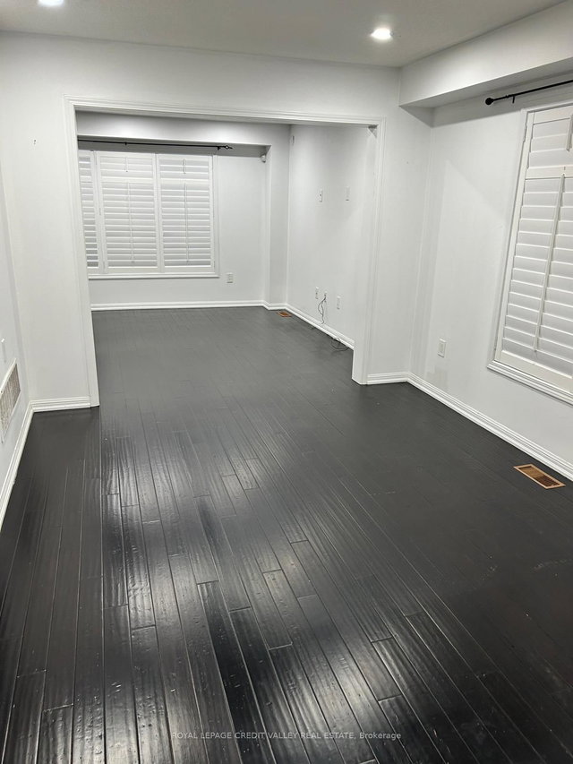 Upper - 29 Robert Parkinson Drive