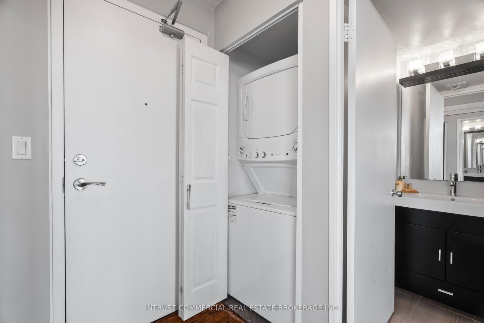 250 Manitoba Street, Unit 627 - Photo 30