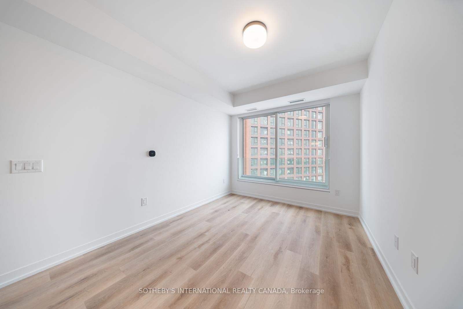 5 York Garden Way, Unit 911 - Photo 11