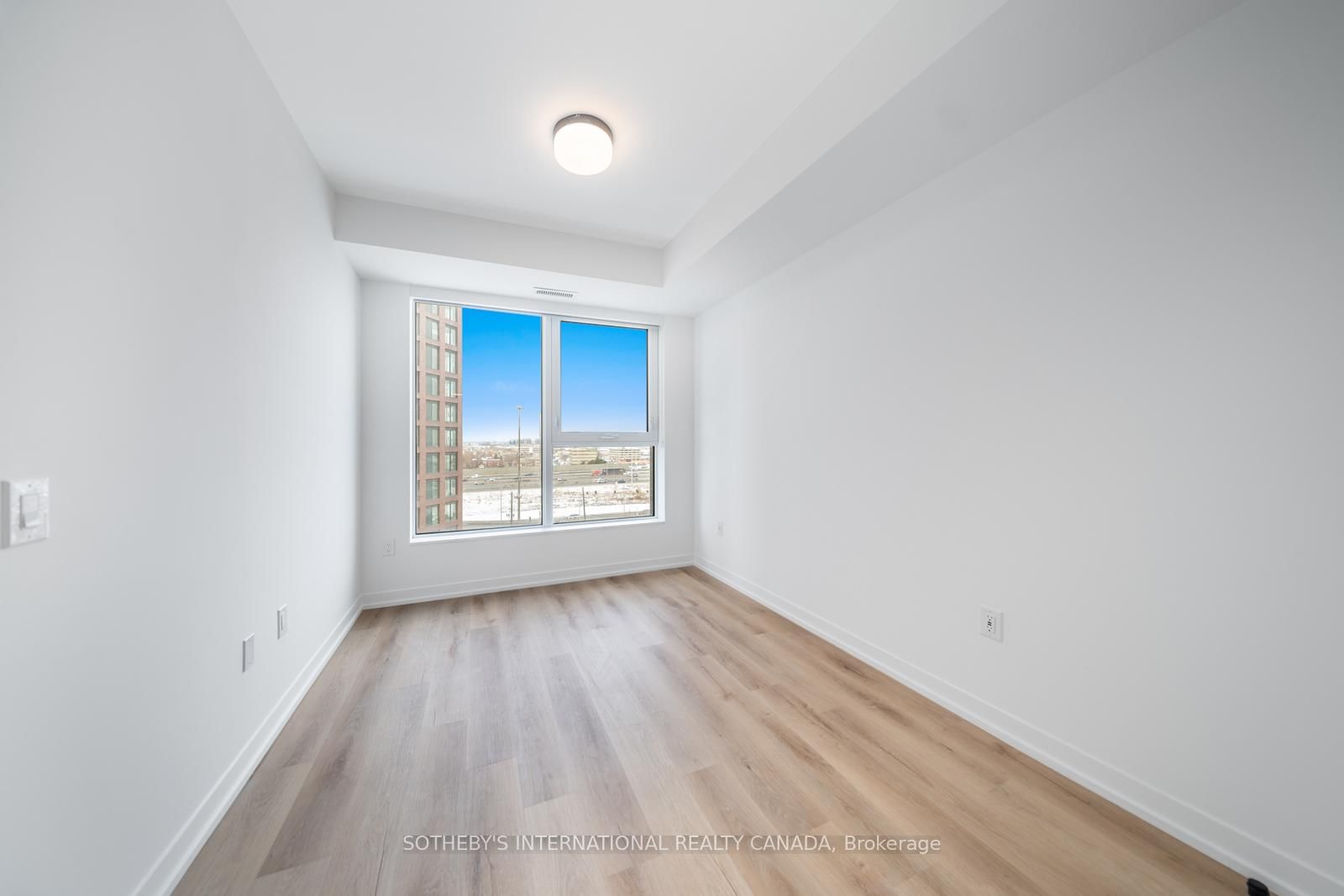 5 York Garden Way, Unit 911 - Photo 15