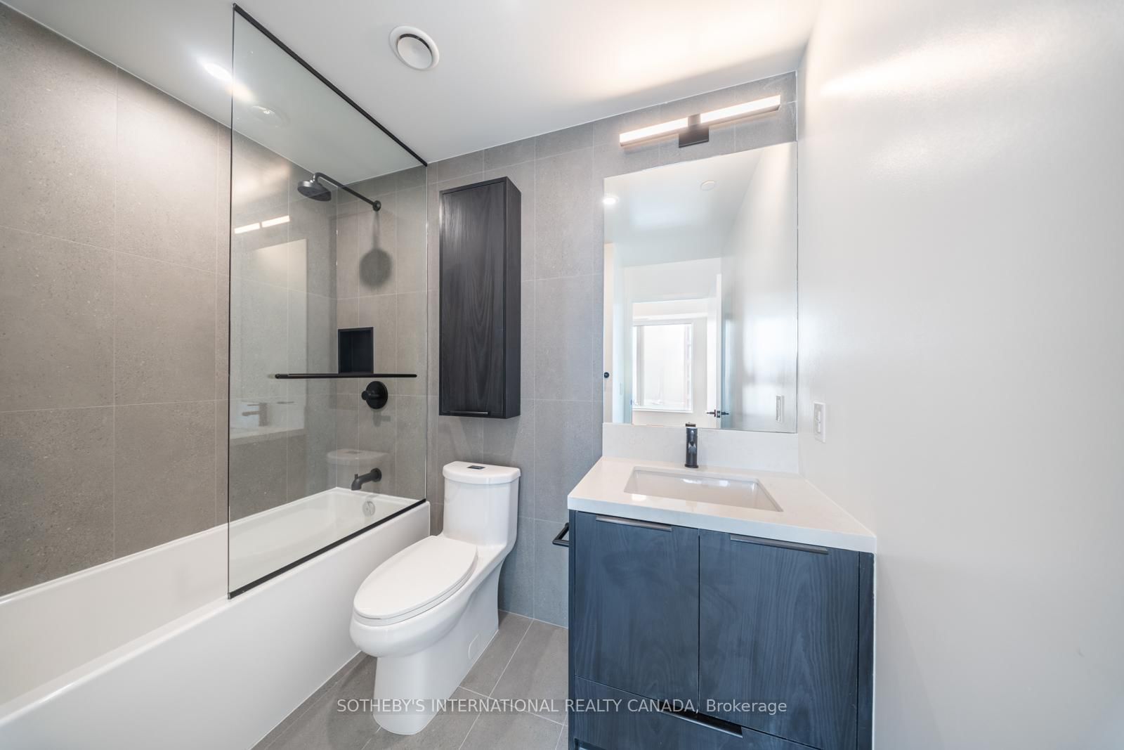 5 York Garden Way, Unit 911 - Photo 17