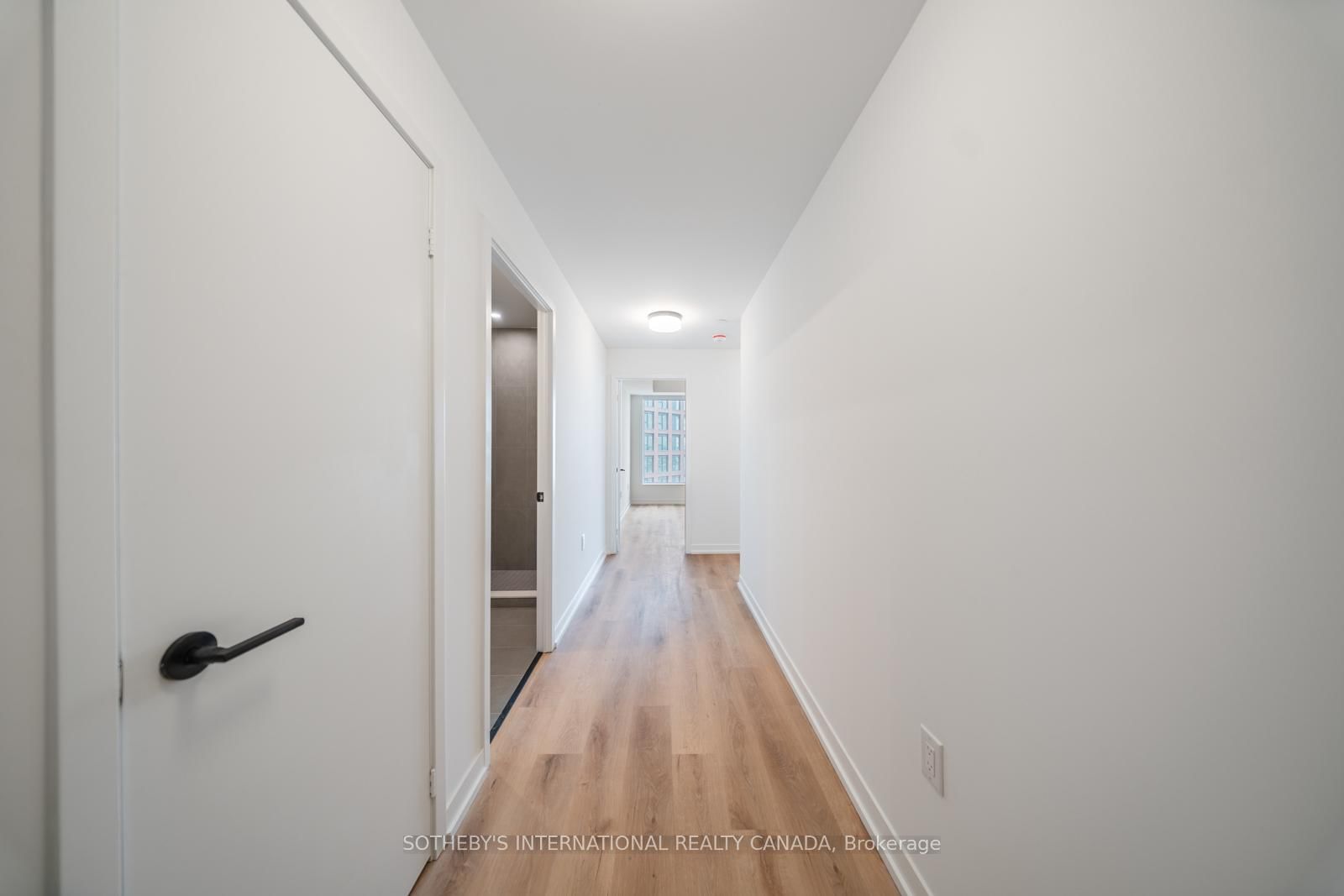 5 York Garden Way, Unit 911 - Photo 2