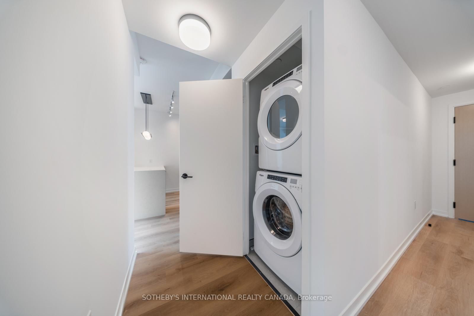 5 York Garden Way, Unit 911 - Photo 21