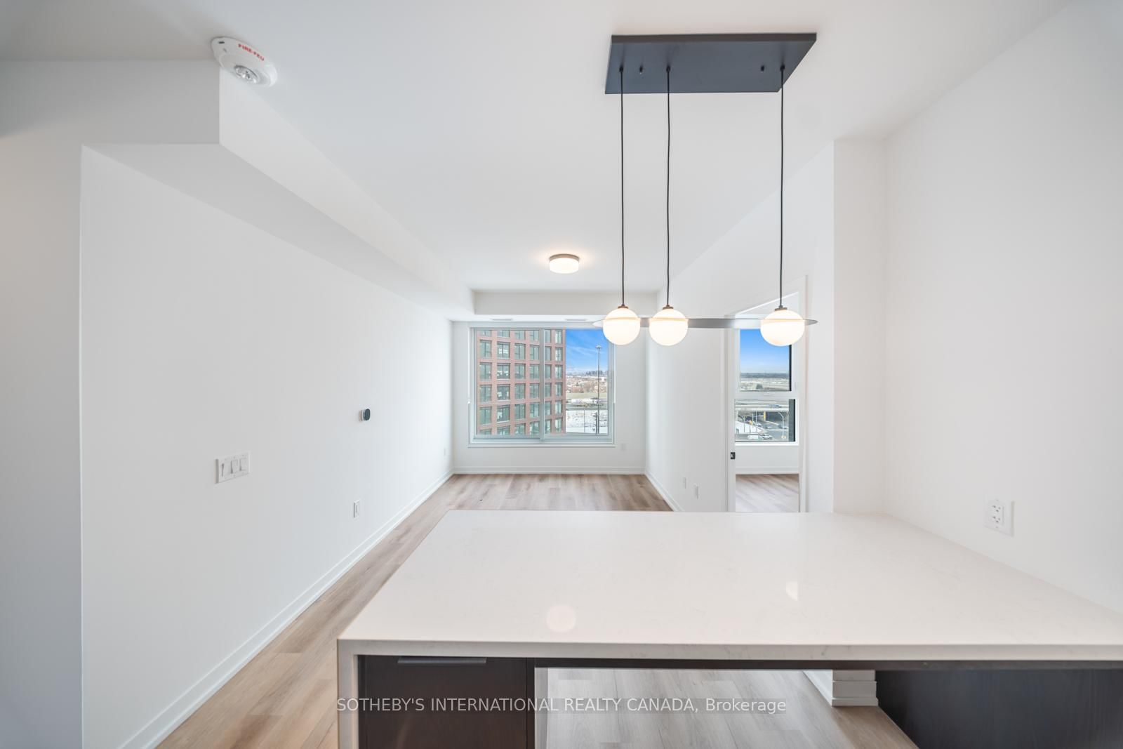 5 York Garden Way, Unit 911 - Photo 6
