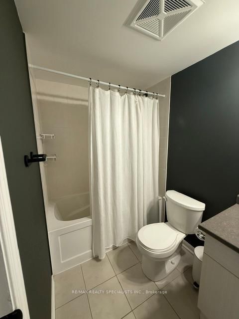 70 BAYCLIFFE Crescent, Unit 203 - Photo 20