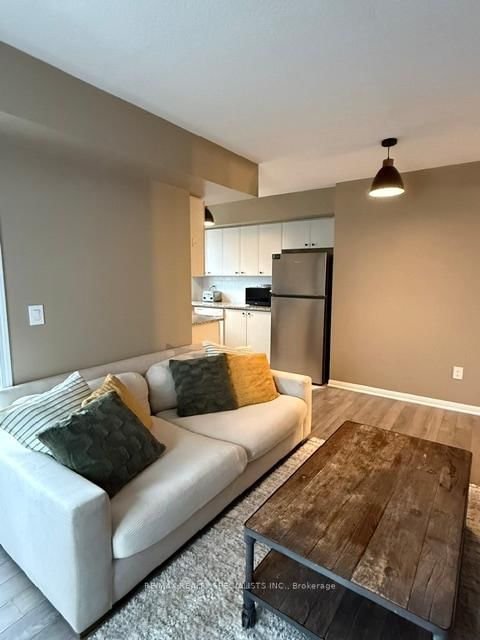70 BAYCLIFFE Crescent, Unit 203 - Photo 28