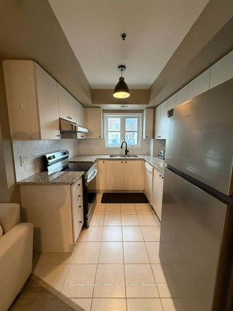 70 BAYCLIFFE Crescent, Unit 203 - Photo 30