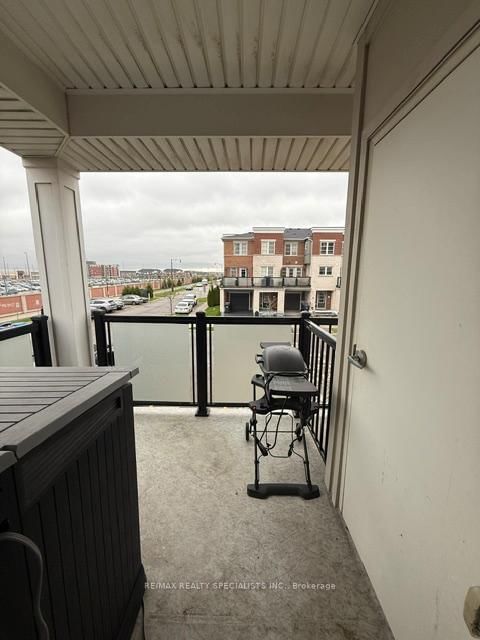 70 BAYCLIFFE Crescent, Unit 203 - Photo 33