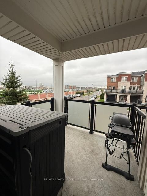 70 BAYCLIFFE Crescent, Unit 203 - Photo 34