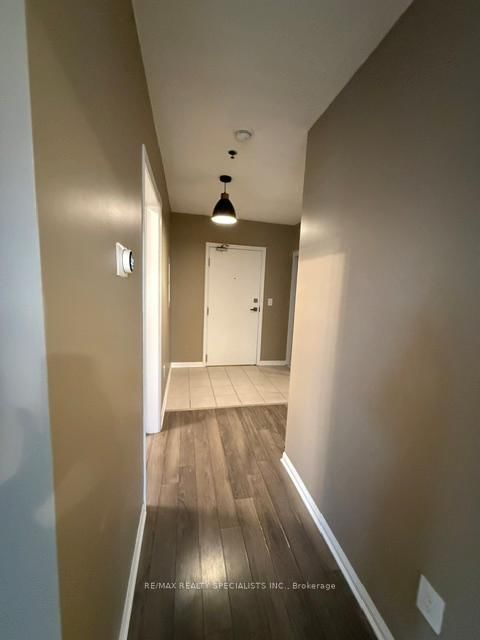 70 BAYCLIFFE Crescent, Unit 203 - Photo 5