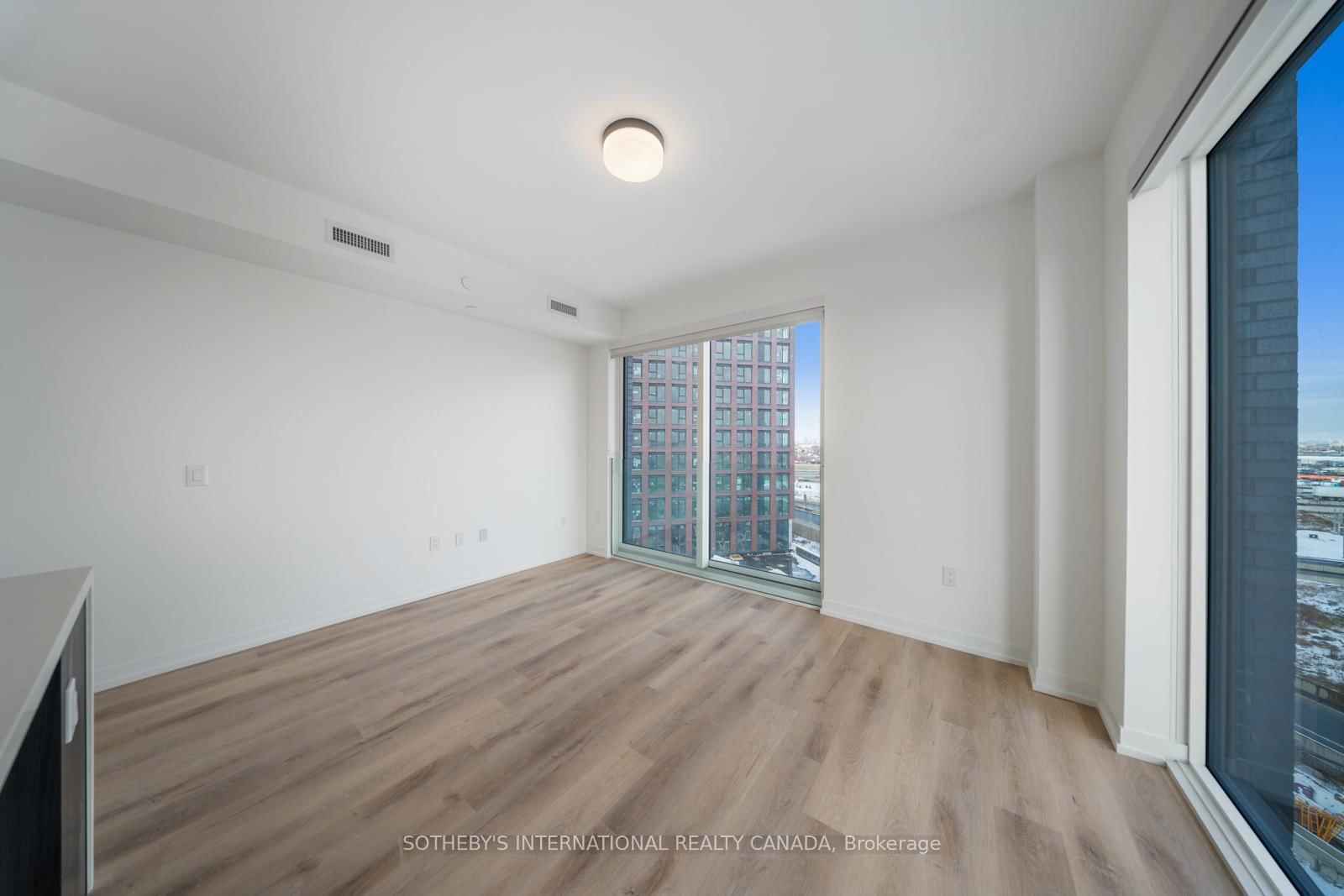 5 York Garden Way, Unit 502 - Photo 10