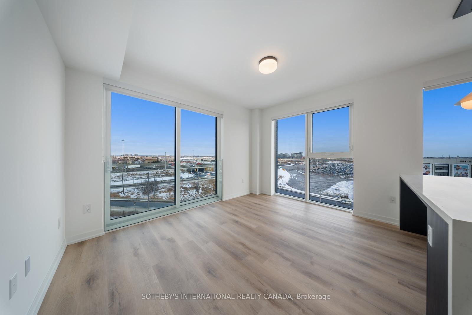 5 York Garden Way, Unit 502 - Photo 11