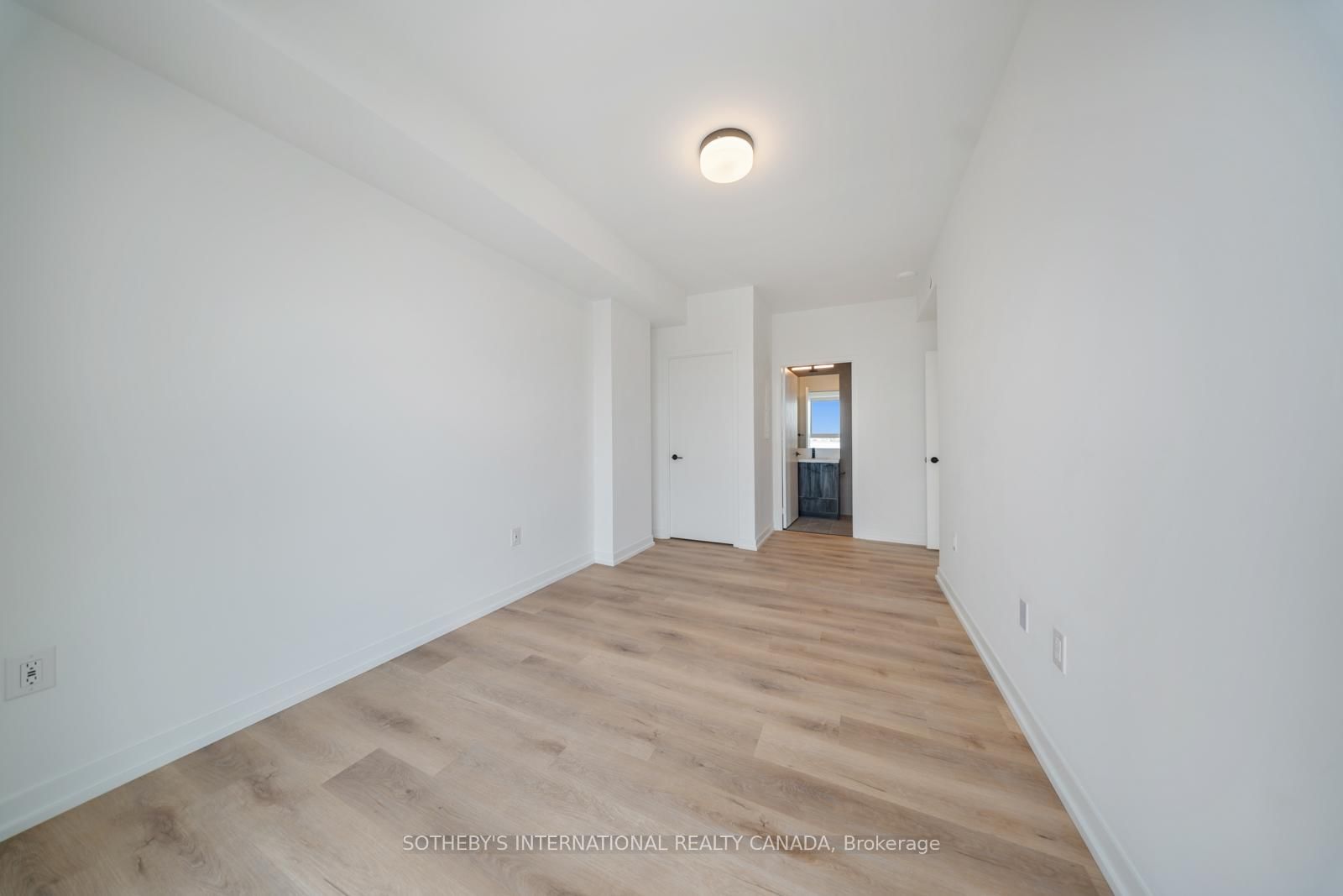 5 York Garden Way, Unit 502 - Photo 18