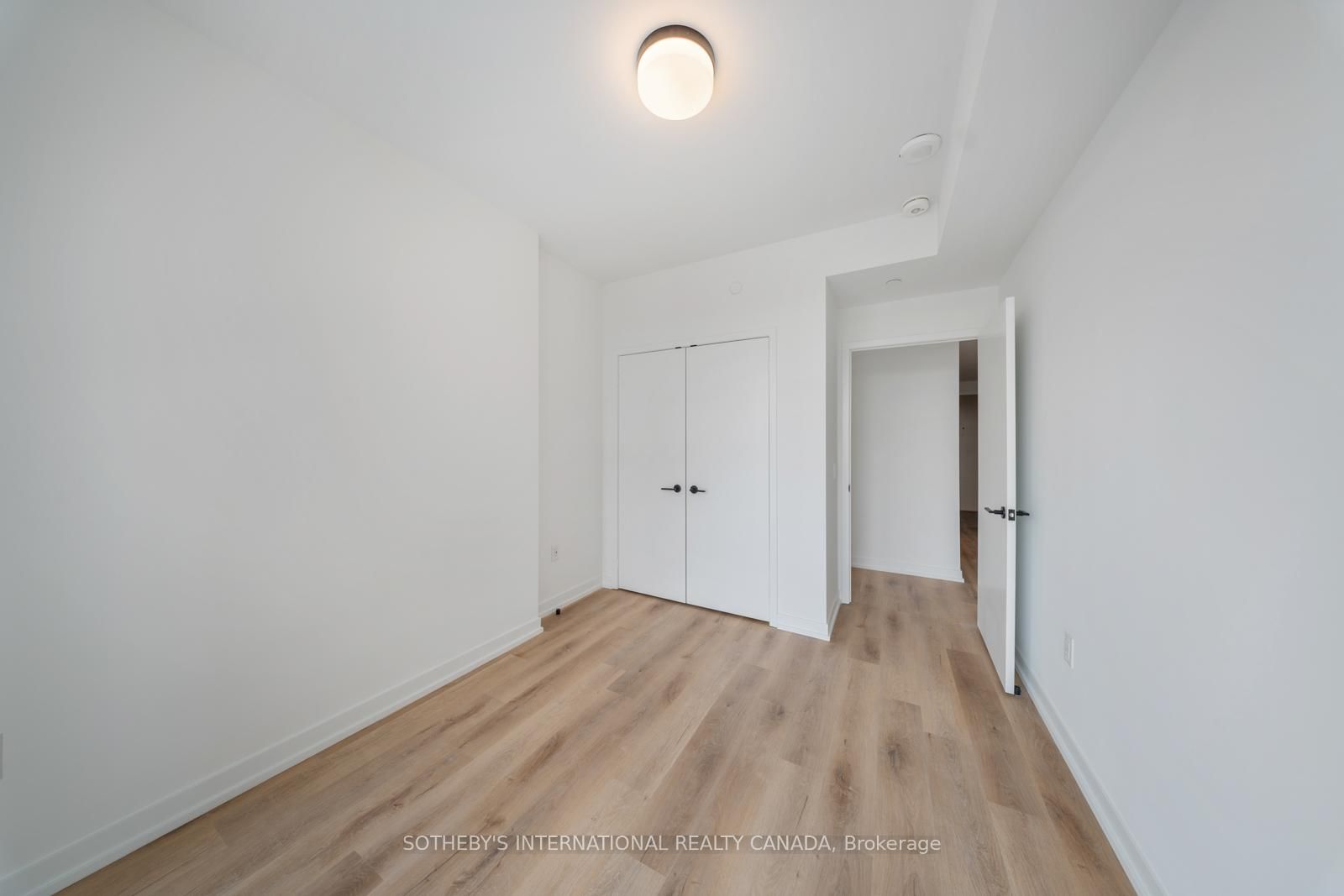 5 York Garden Way, Unit 502 - Photo 24