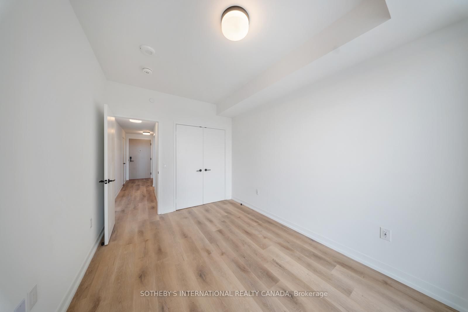 5 York Garden Way, Unit 502 - Photo 26
