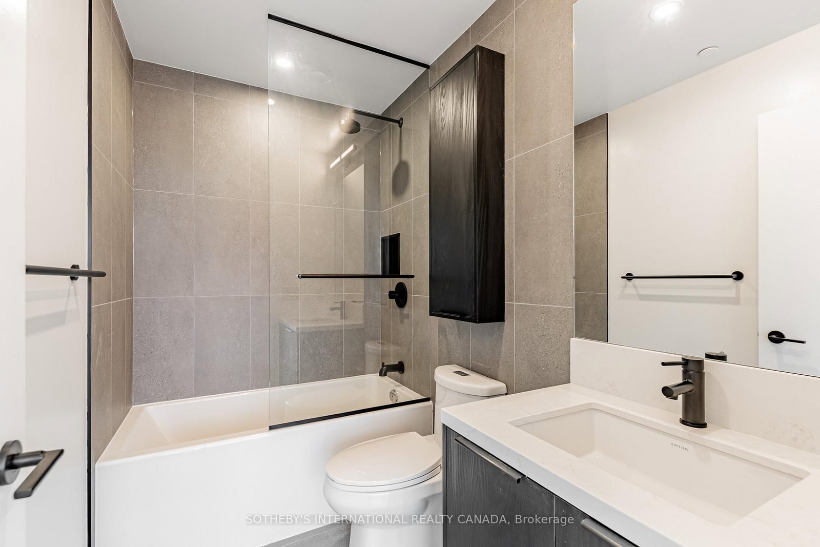 5 York Garden Way, Unit 608 - Photo 10