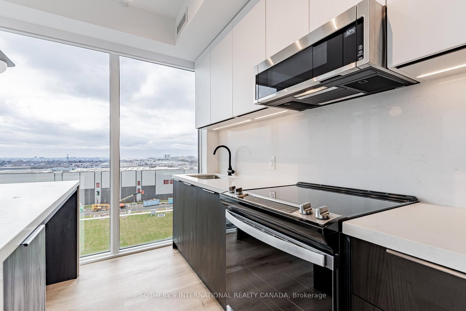 5 York Garden Way, Unit 608 - Photo 11