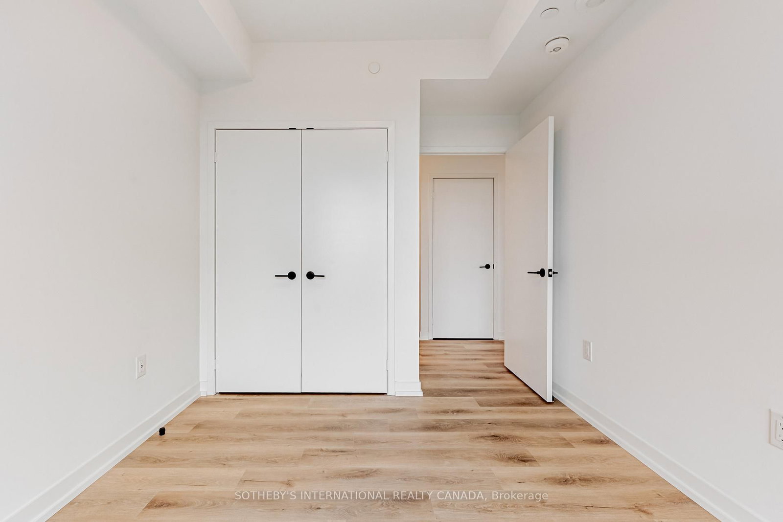 5 York Garden Way, Unit 608 - Photo 4