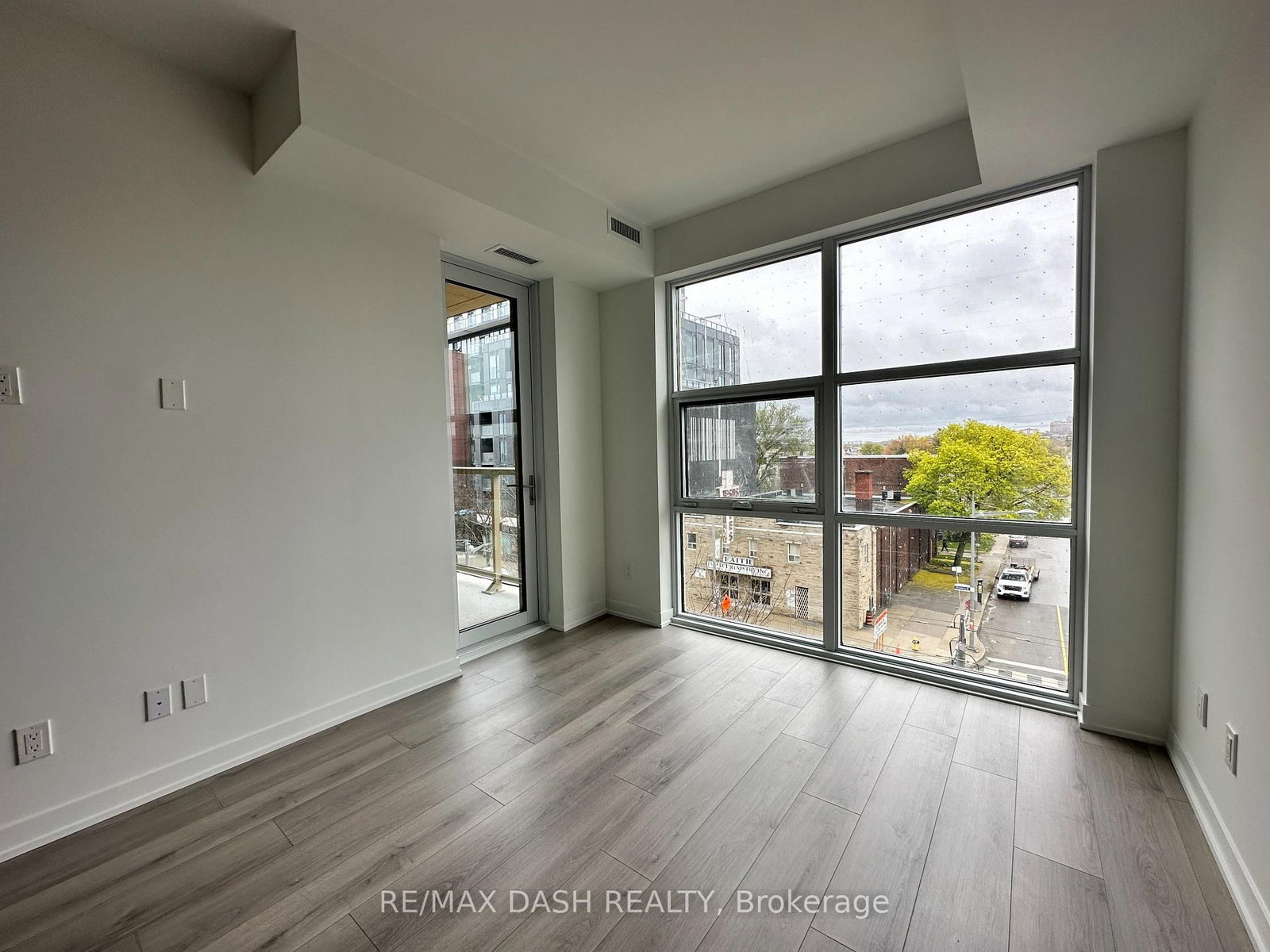1787 St. Clair Avenue W, Unit 420 - Photo 18