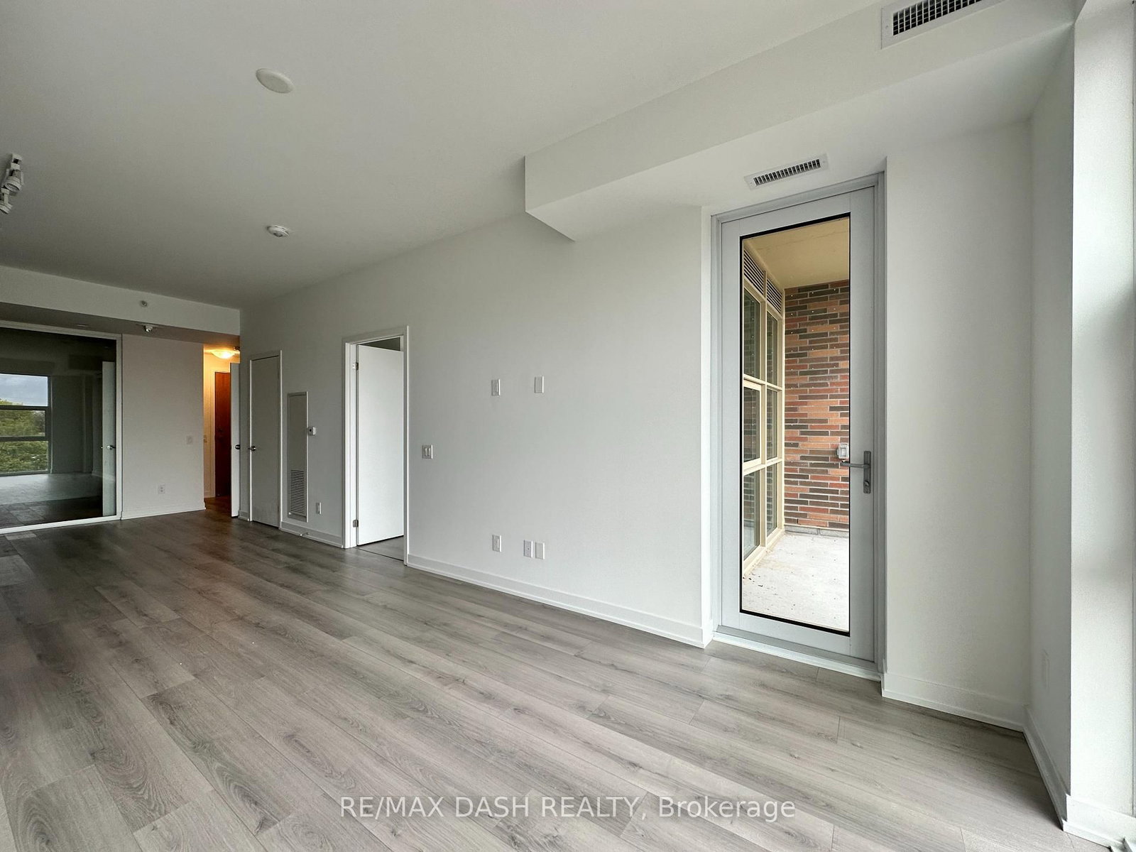 1787 St. Clair Avenue W, Unit 420 - Photo 19