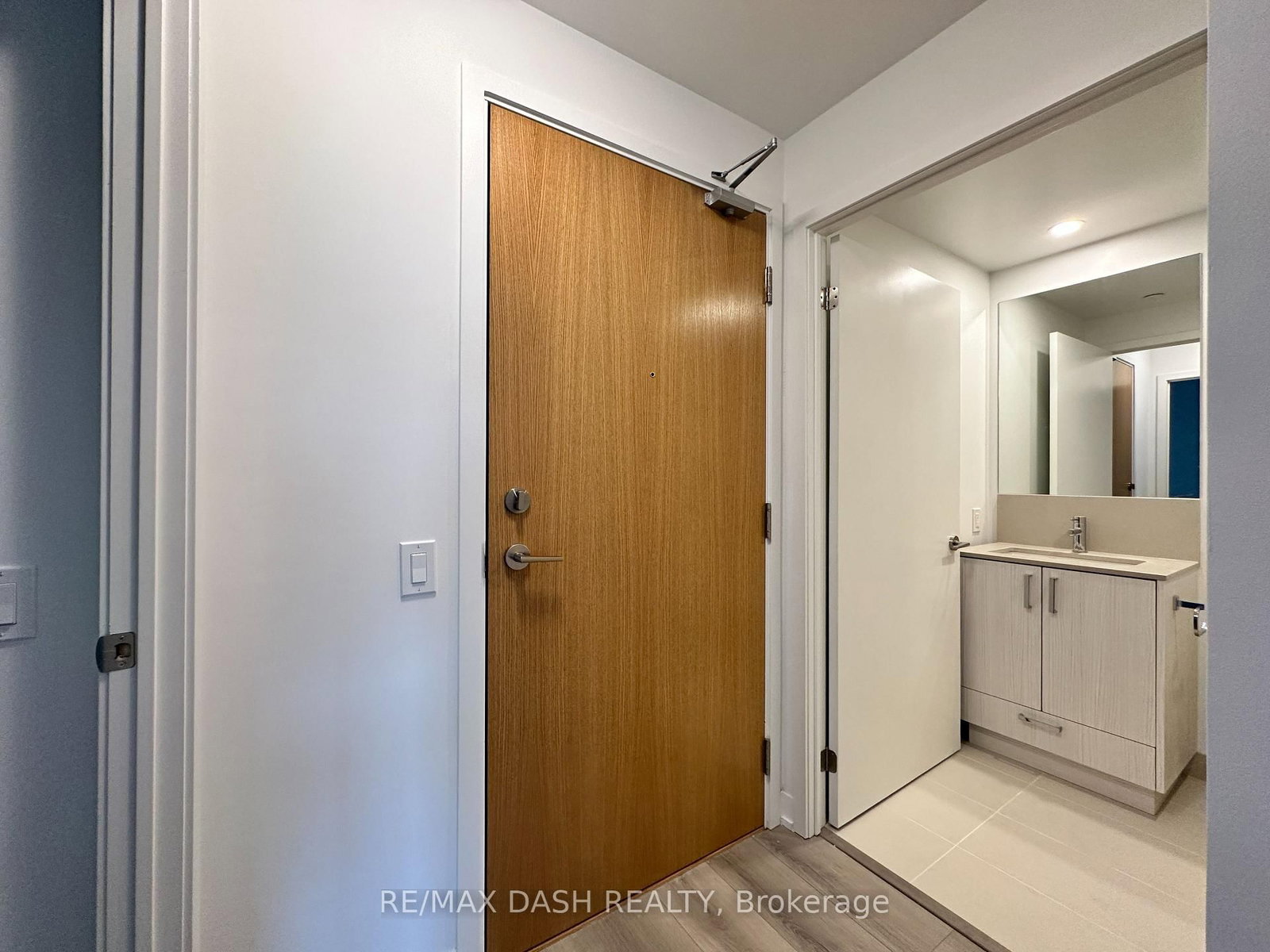 1787 St. Clair Avenue W, Unit 420 - Photo 4