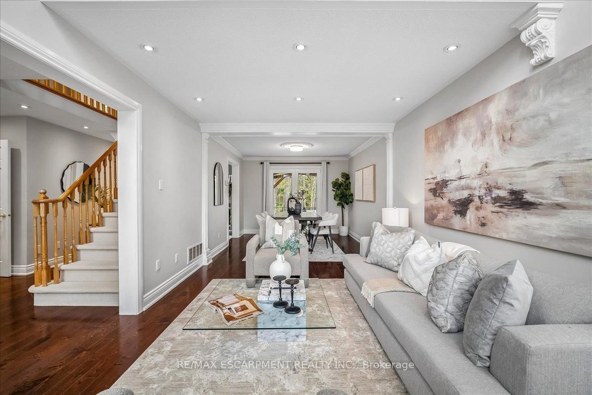 1257 McCraney Street E - Photo 12