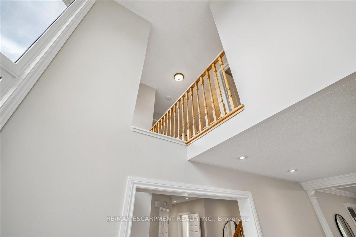 1257 McCraney Street E - Photo 14