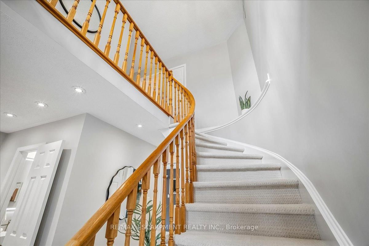 1257 McCraney Street E - Photo 25