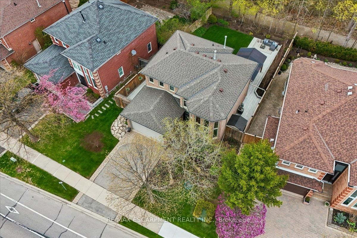 1257 McCraney Street E - Photo 5