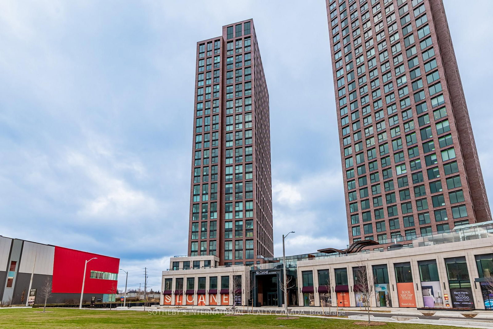 31 York Garden Way, Unit 1001 - Photo 11