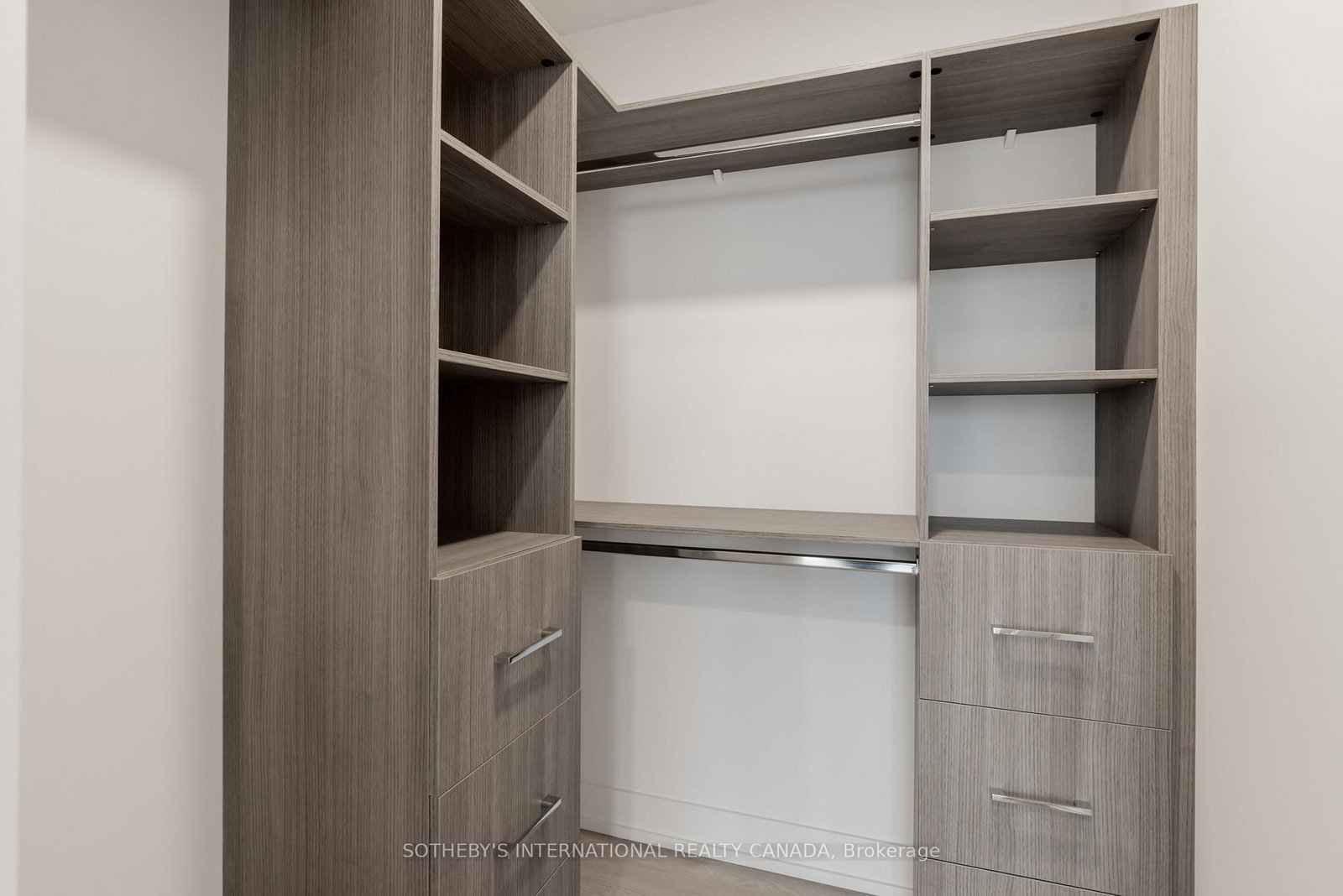 31 York Garden Way, Unit 808 - Photo 37