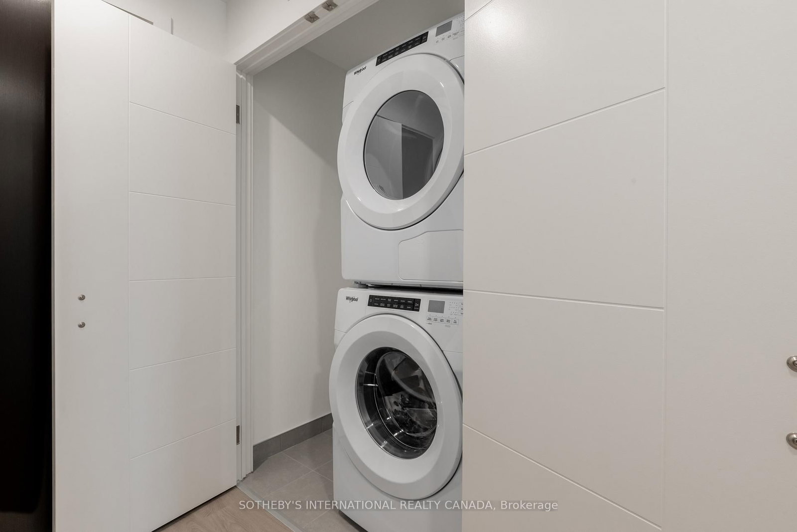 31 York Garden Way, Unit 808 - Photo 42