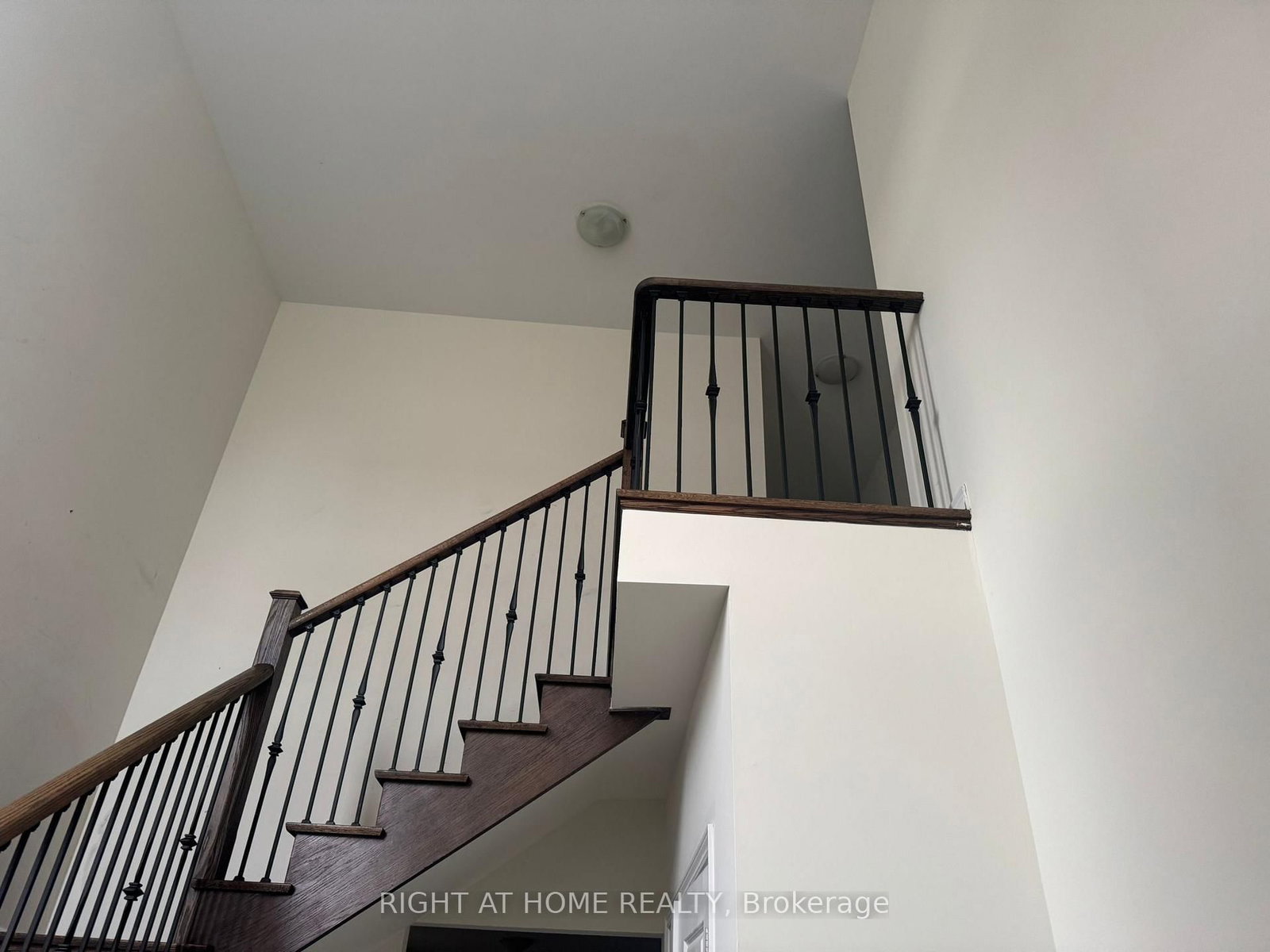 14 Eastman Drive - Photo 3
