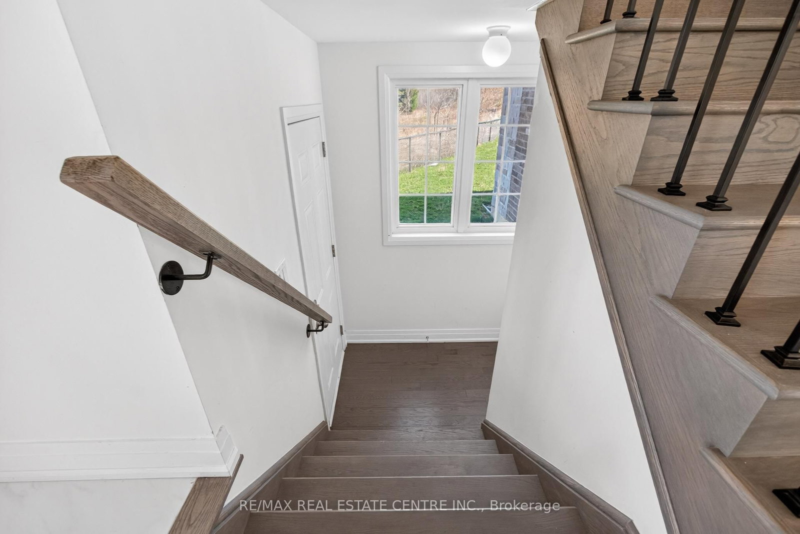 423 Royal West Drive - Photo 18